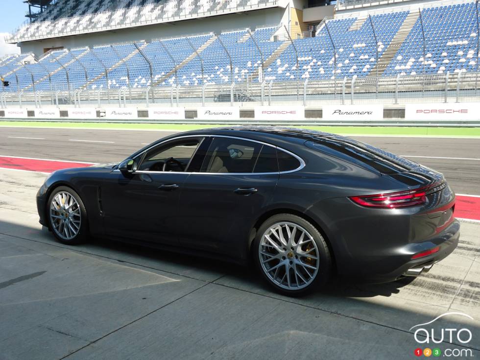 2017 Porsche Panamera Turbo side view