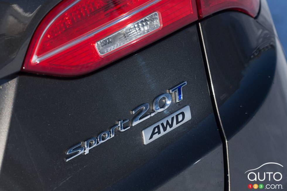 Logo Sport 2.0T AWD