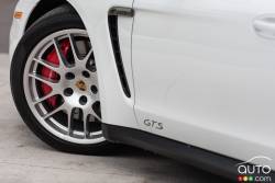 2015 Porsche Panamera GTS wheel