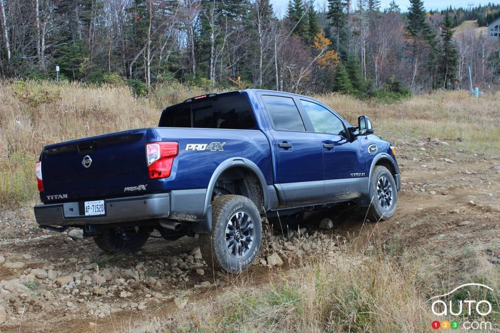 2017 Nissan Titan rear 3/4 view