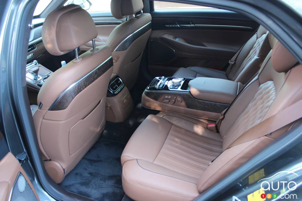 We drive the 2020 Genesis G90