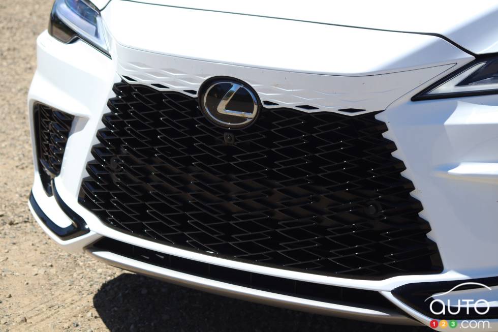 2023 Lexus RX pictures | Auto123