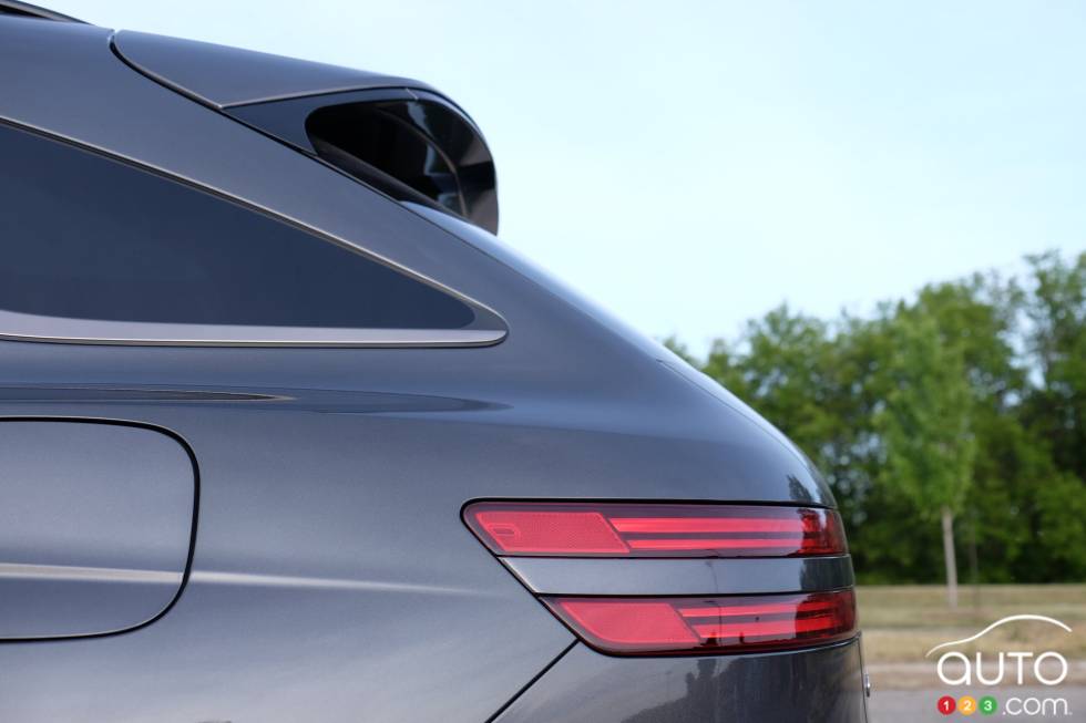 We drive the 2022 Genesis GV70