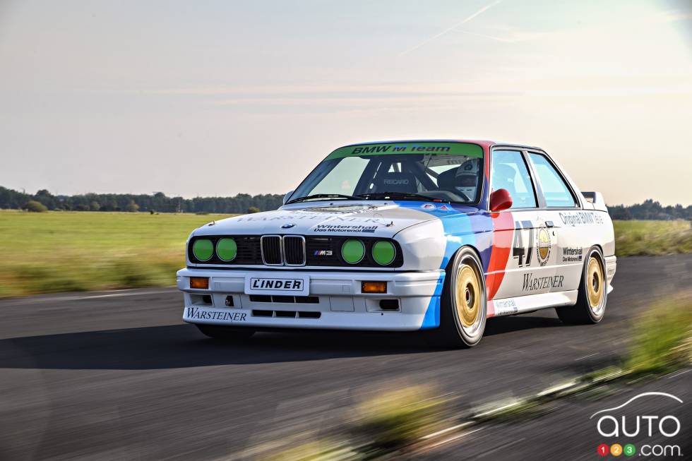 Vue 3/4 avant de la BMW E30 M3