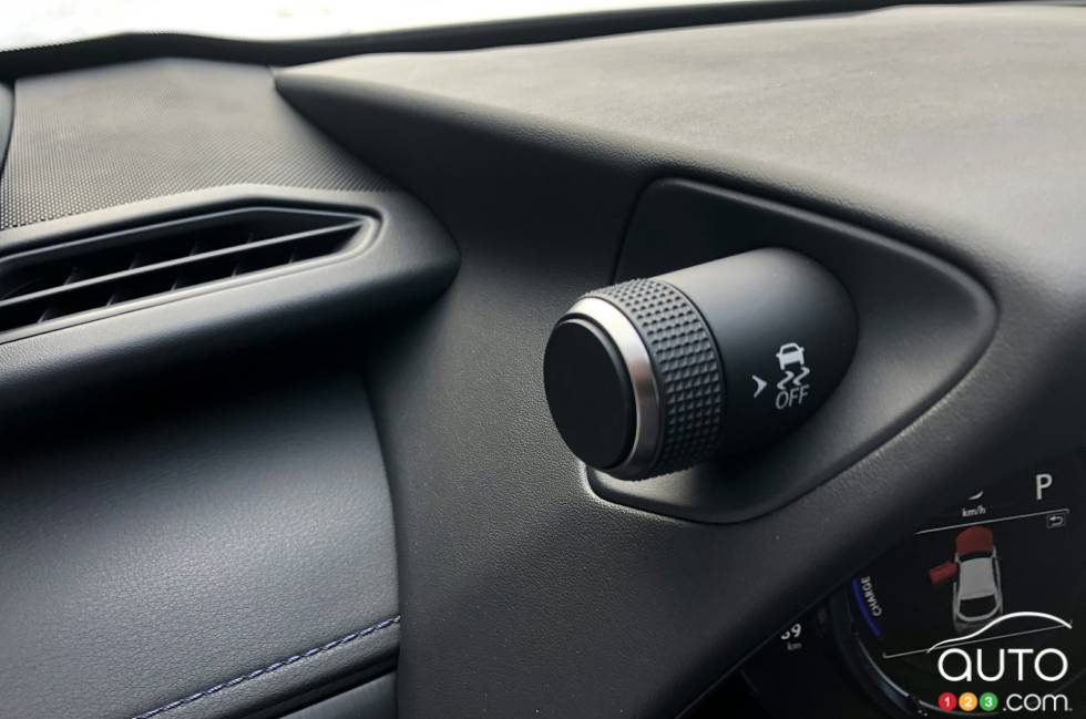 Nous conduisons le Lexus UX 250h 2022