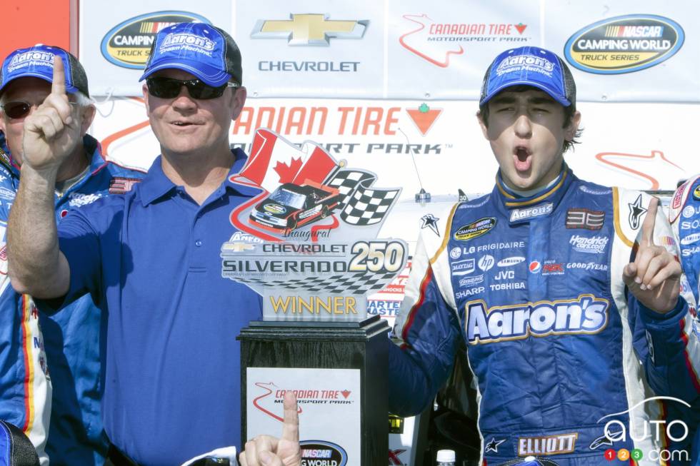 Chase Elliott, Chevrolet Aaron's Dream Machine / Hendrickcars.com celebrates his win after the race