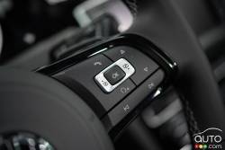 Commande pour audio au volant de la Volkswagen Golf R 2016