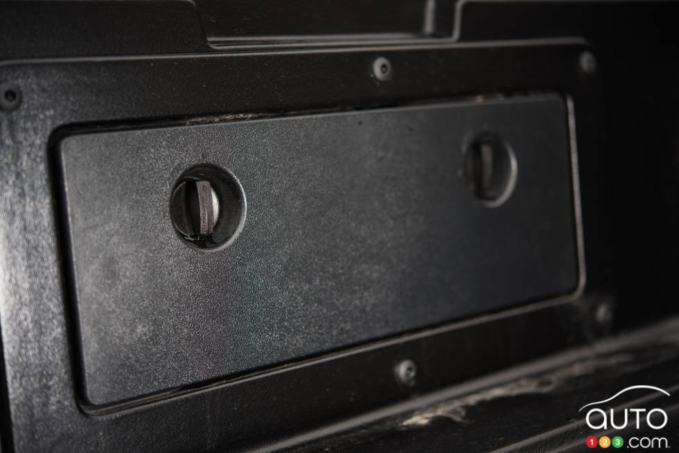 2016 Toyota Tacoma V6 TRD trunk details