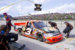 Ty Dillon, Chevrolet Bass Pro Shops - Tracker Boats pit stop during race