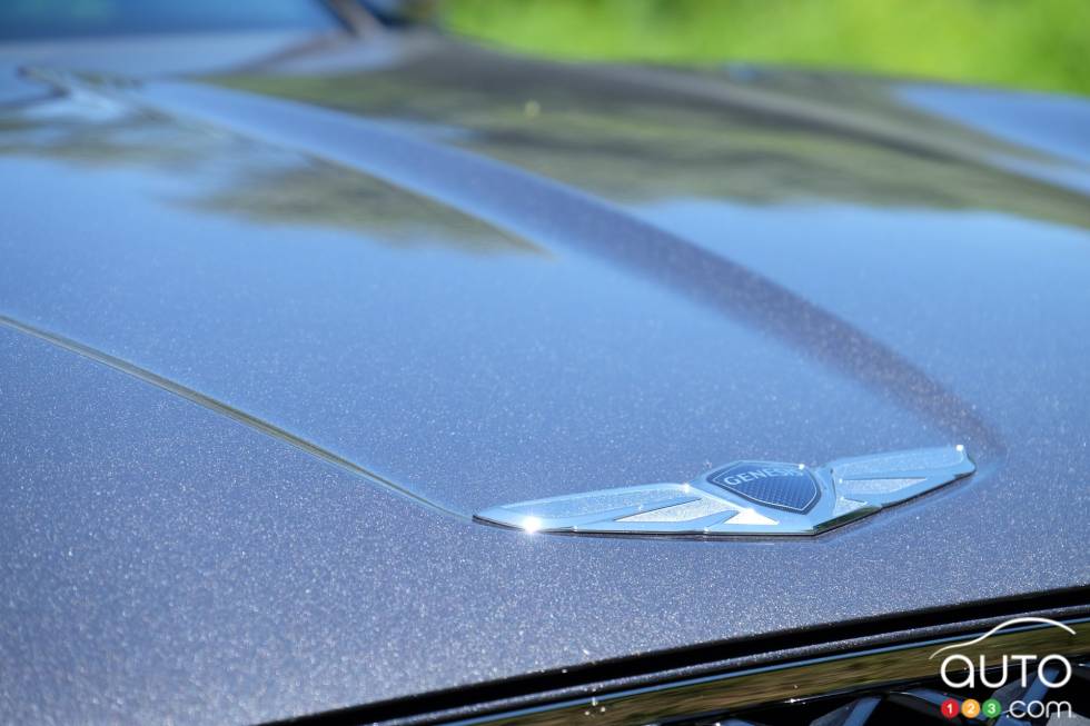 We drive the 2022 Genesis GV70