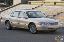  Lincoln Continental 4 portes 2002
