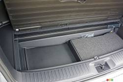 Détail du coffre du Toyota Highlander XLE AWD 2016