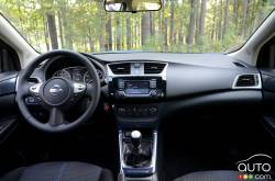 2017 Nissan Sentra SR Turbo dashboard