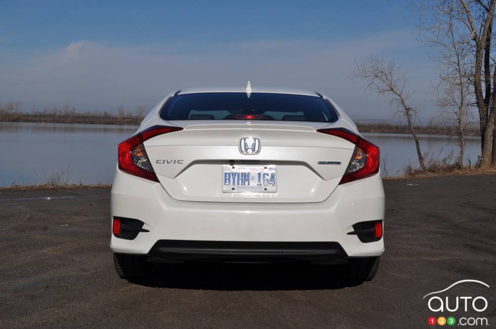 2016 Honda Civic Touring rear view
