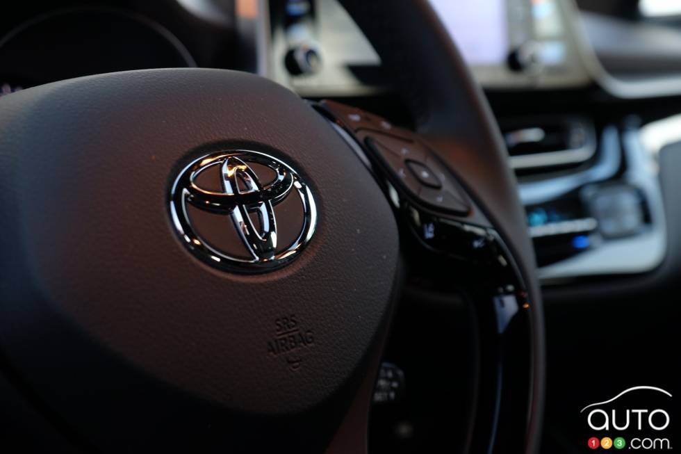 Here is the new 2019 Toyota C-HR