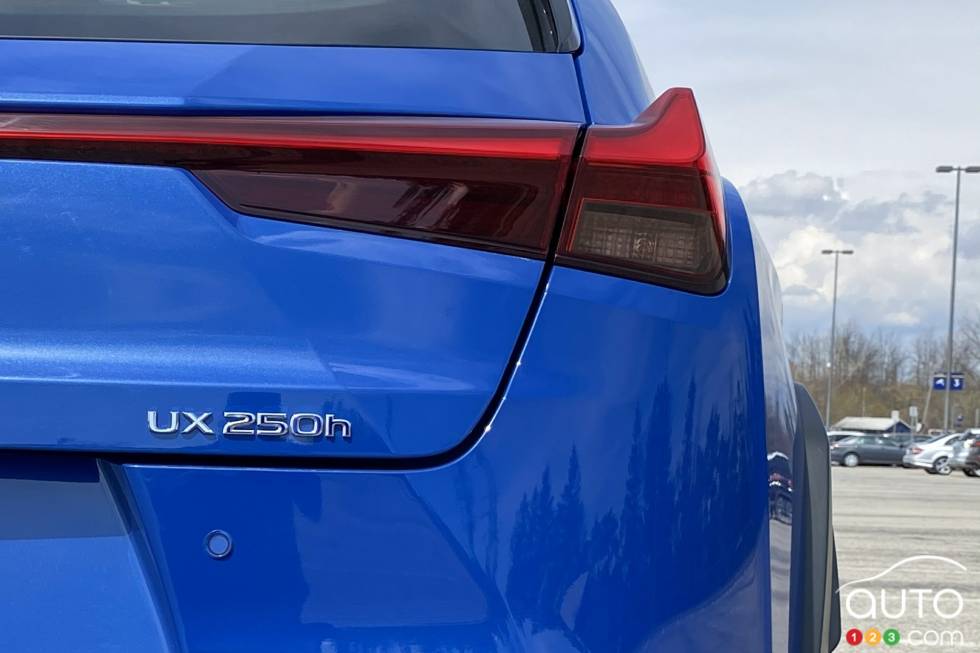 We drive the 2021 Lexus UX 250h