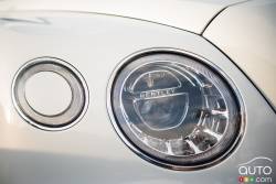 Phare avant de la Bentley Bentayga 2017