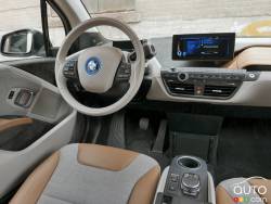 2016 BMW i3 cockpit
