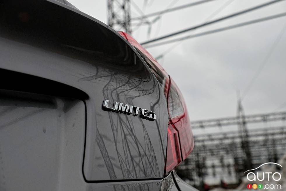 Here is the new 2019 Toyota C-HR