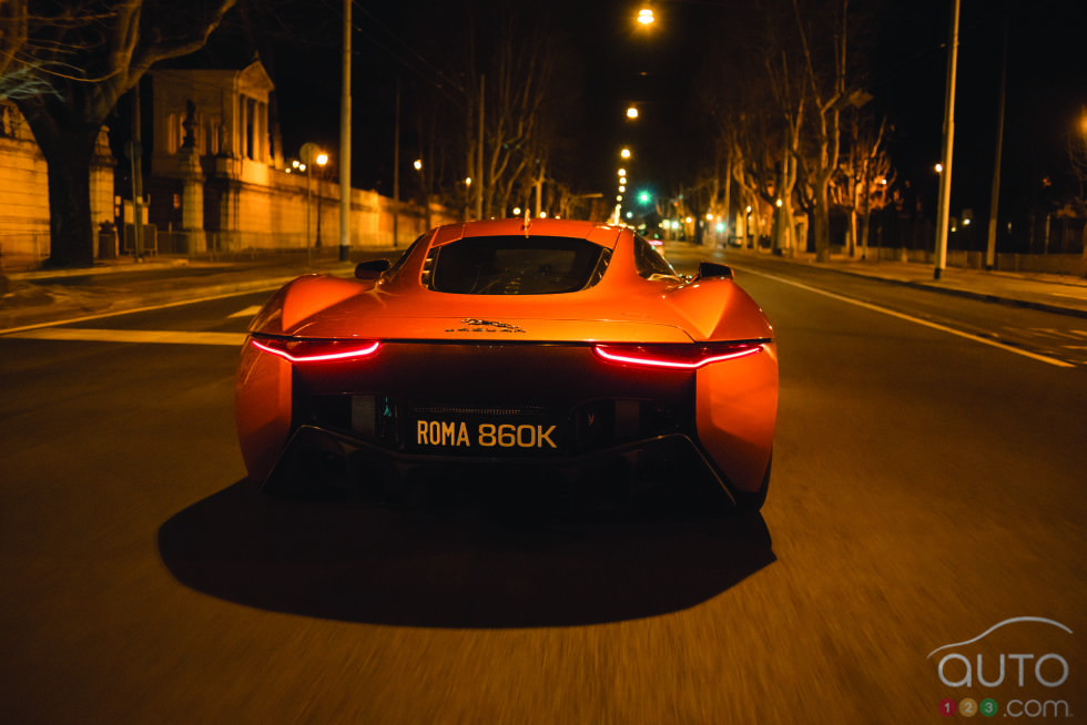 Vue arrière Jaguar C-X75