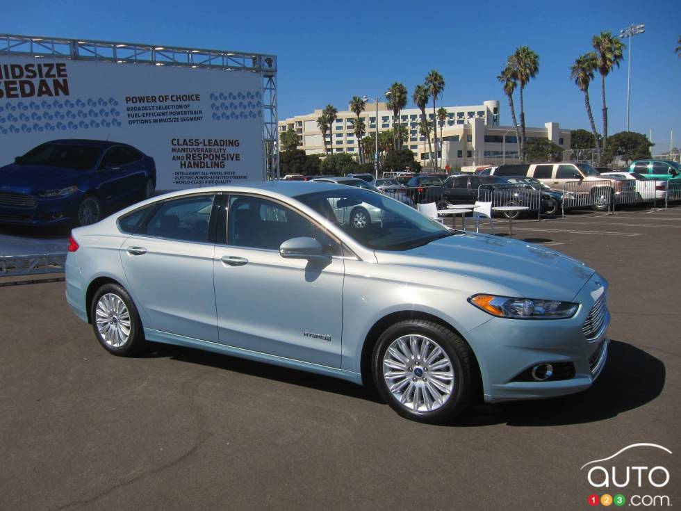 Vue du côté droit, hybride