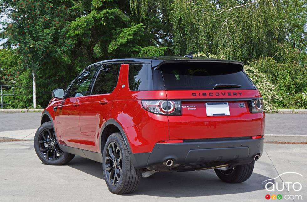 2016 Land Rover Dicovery Sport HSE rear 3/4 view