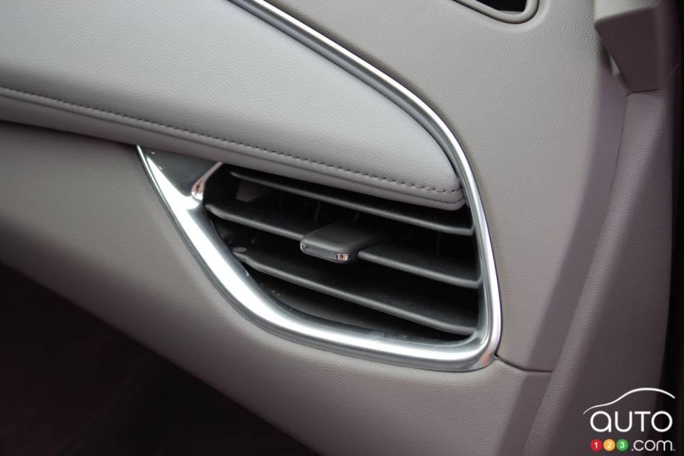2016 Chevrolet Malibu interior details