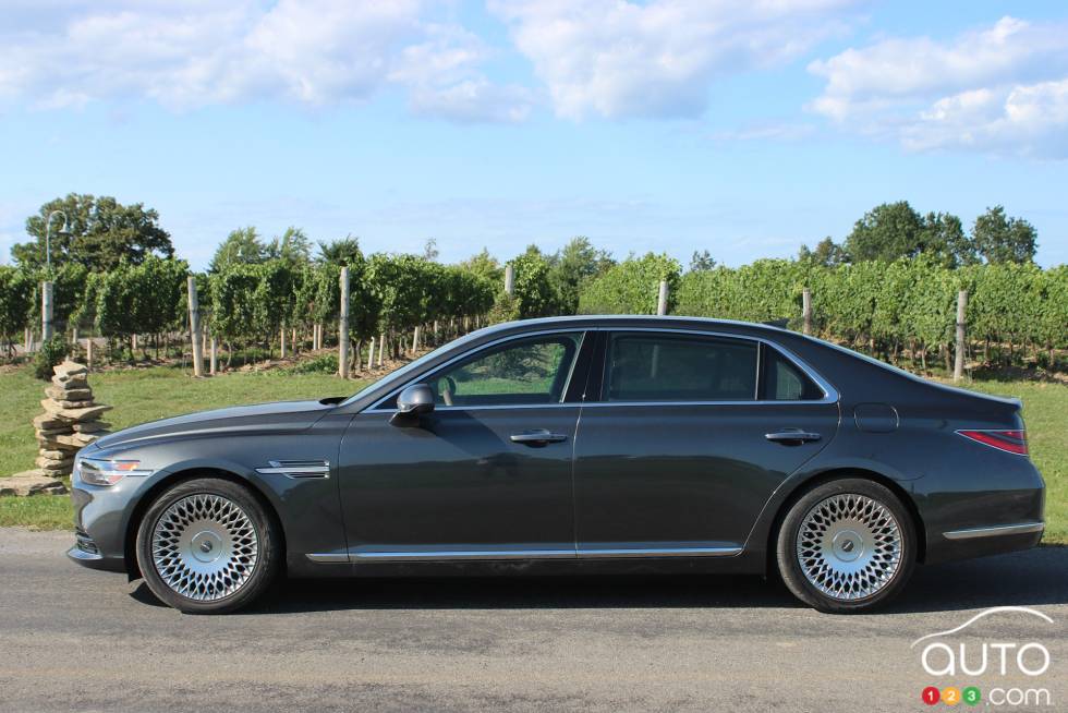 We drive the 2020 Genesis G90