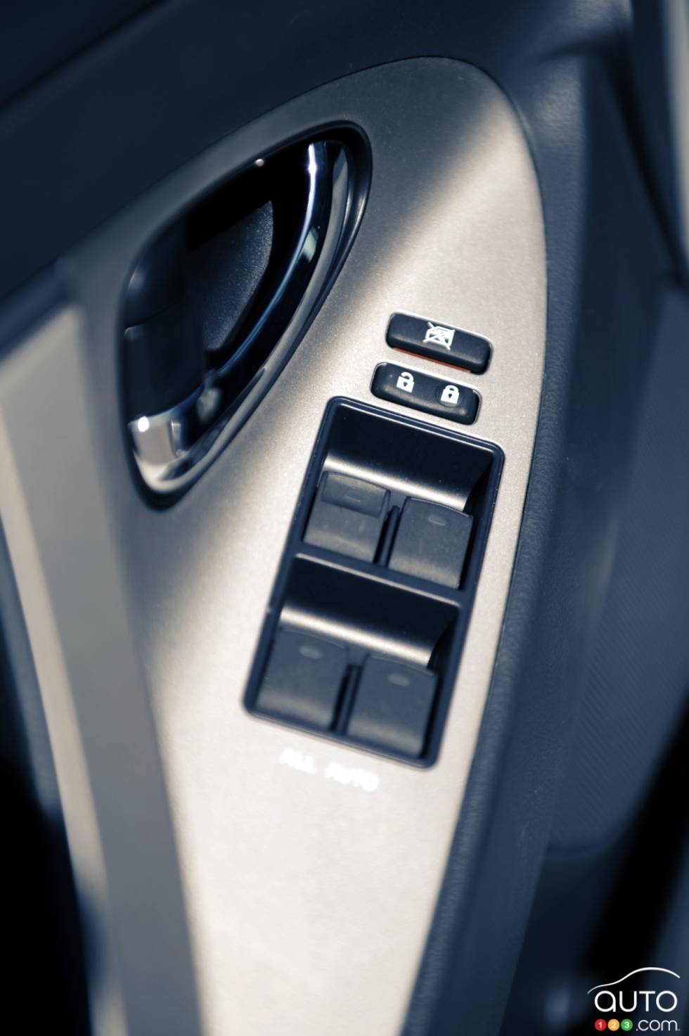 Power windows controls