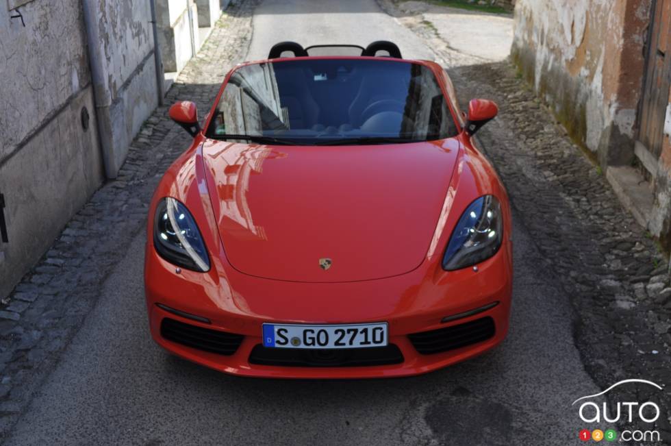 2017 Porsche 718 Boxster S front view