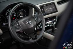 2016 Honda HR-V EX-L Navi steering wheel