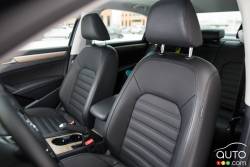 2016 Volkswagen Passat TSI front seats