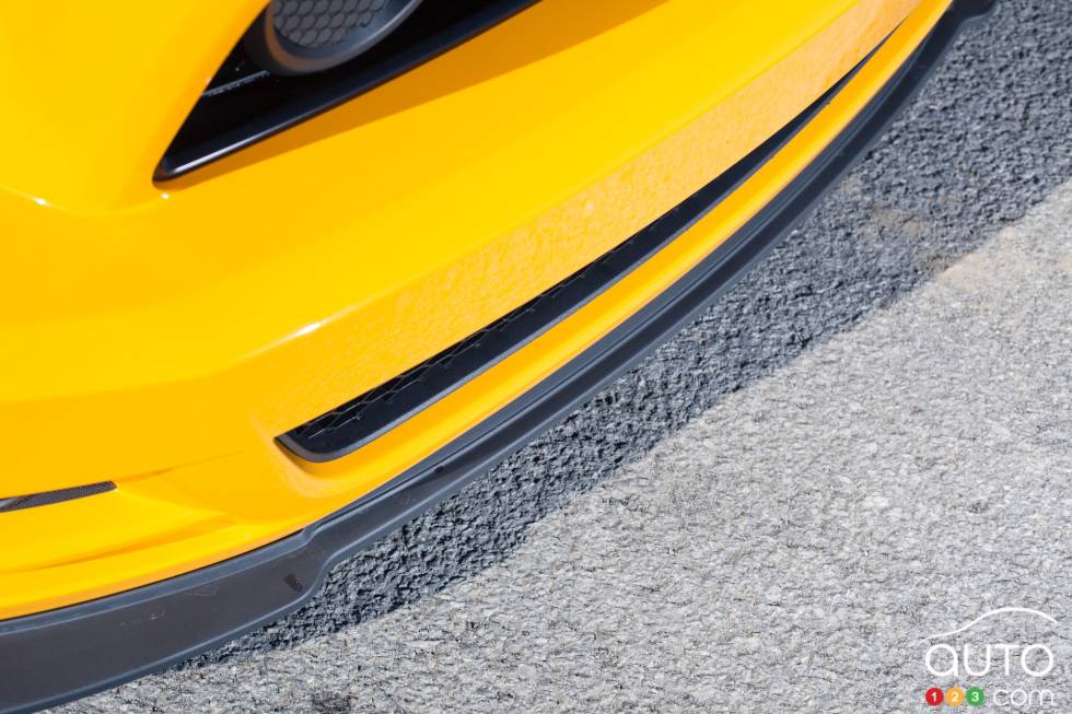 Front bumper details