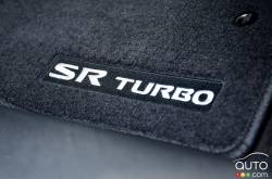 2017 Nissan Sentra SR Turbo interior details