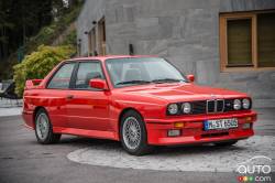 Vue 3/4 avant de la BMW E30 M3