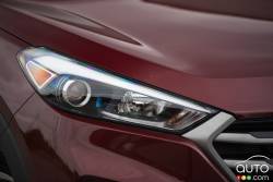 2016 Hyundai Tucson headlight