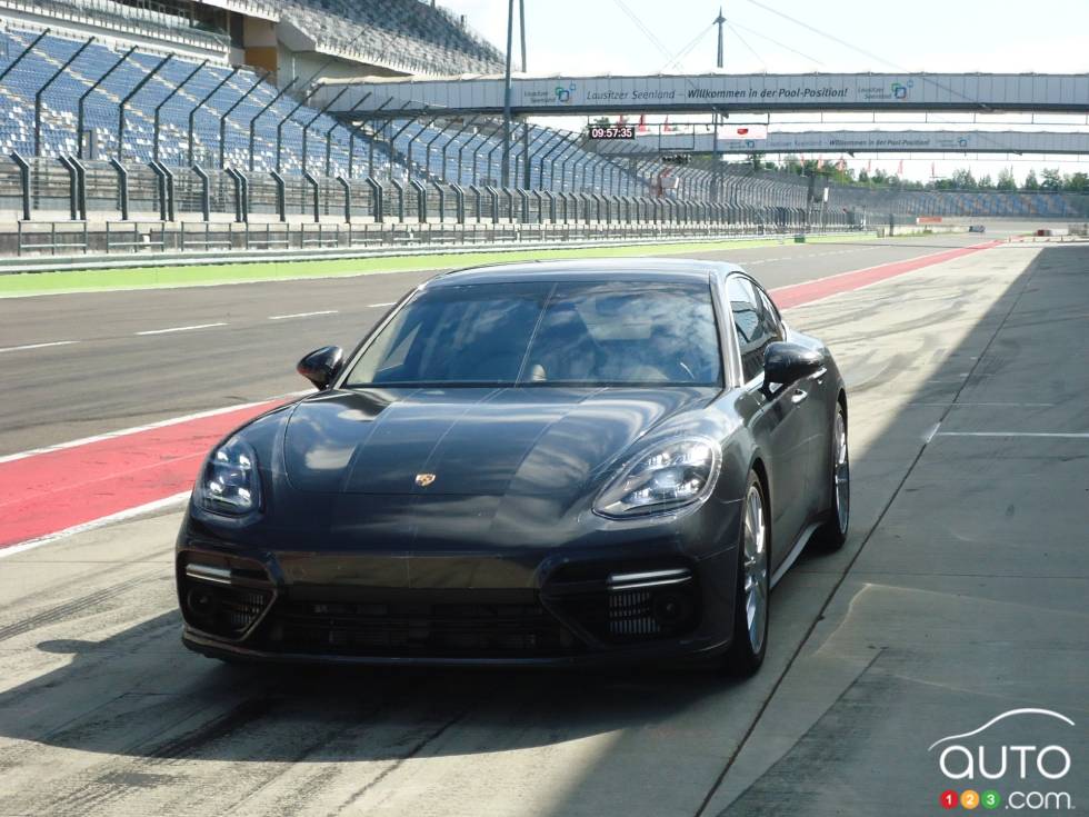 2017 Porsche Panamera Turbo front view