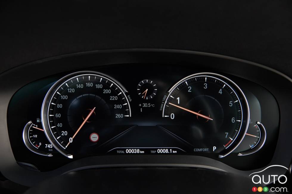 2017 BMW 5 series gauge cluster