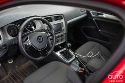 Habitacle du conducteur de la Volkswagen Golf Sportwagen 2016