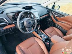  Tableau de bord et sièges avant du Subaru Forester Premier 2019