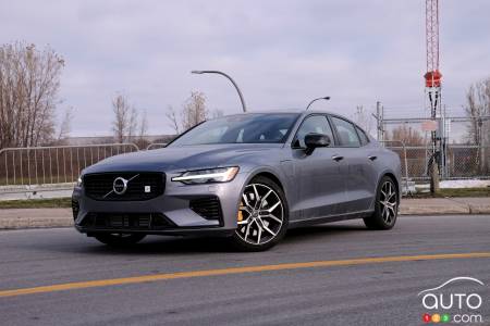 2020 Volvo S60 T8 pictures