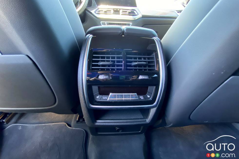 We drive the 2020 BMW X6 M50i