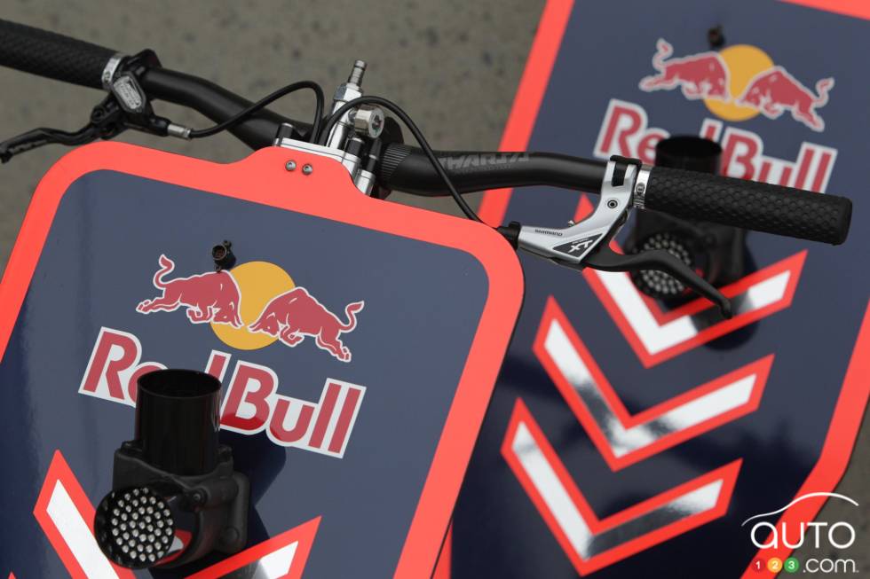 Équipement d'arrêt au puit de l'écurie Red Bull Racing.