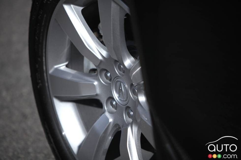 Front left wheel details