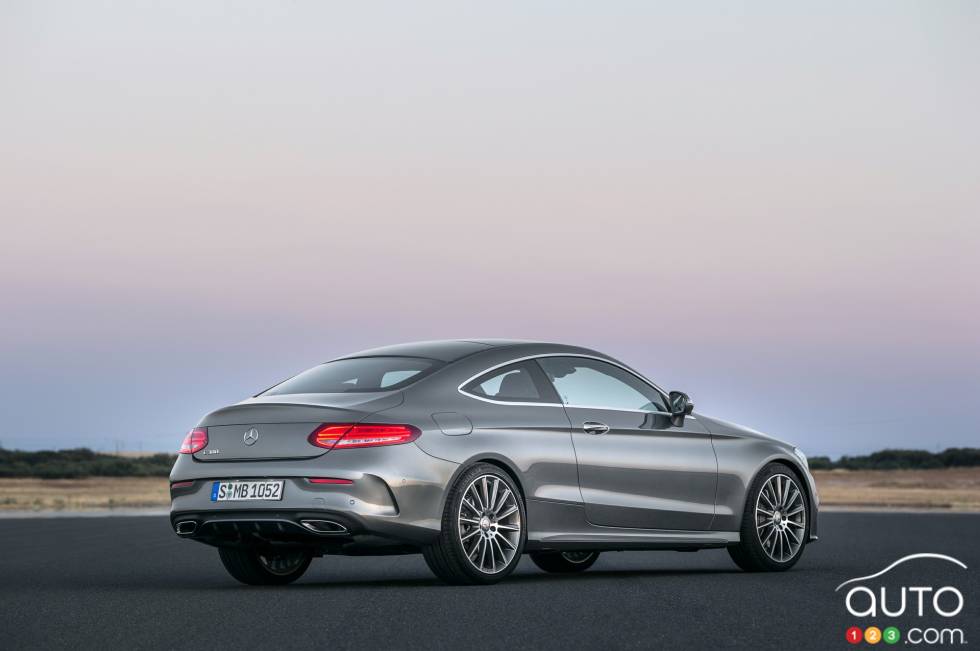2017 Mercedes-Benz C-Class rear 3/4 view