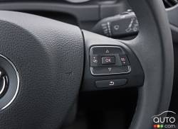 2016 Volkswagen Tiguan TSI Special edition steering wheel detail