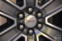 2017 GMC Acadia wheel detail