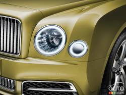Phare avant de la Bentley Mulsanne Speed 2016