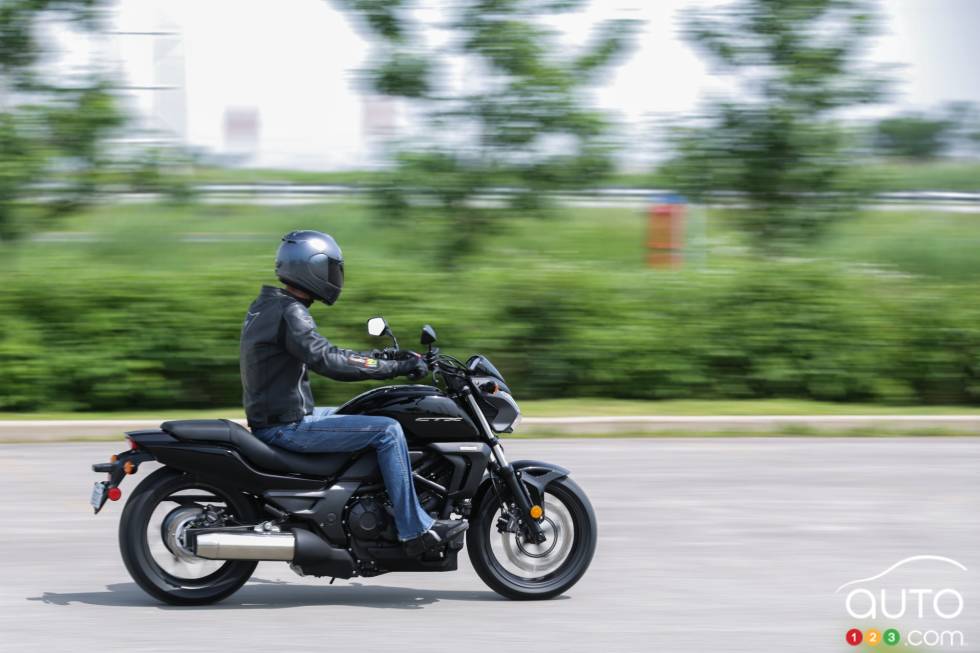 vue de côté en action