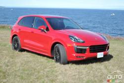 3/4 front view of thr Cayenne